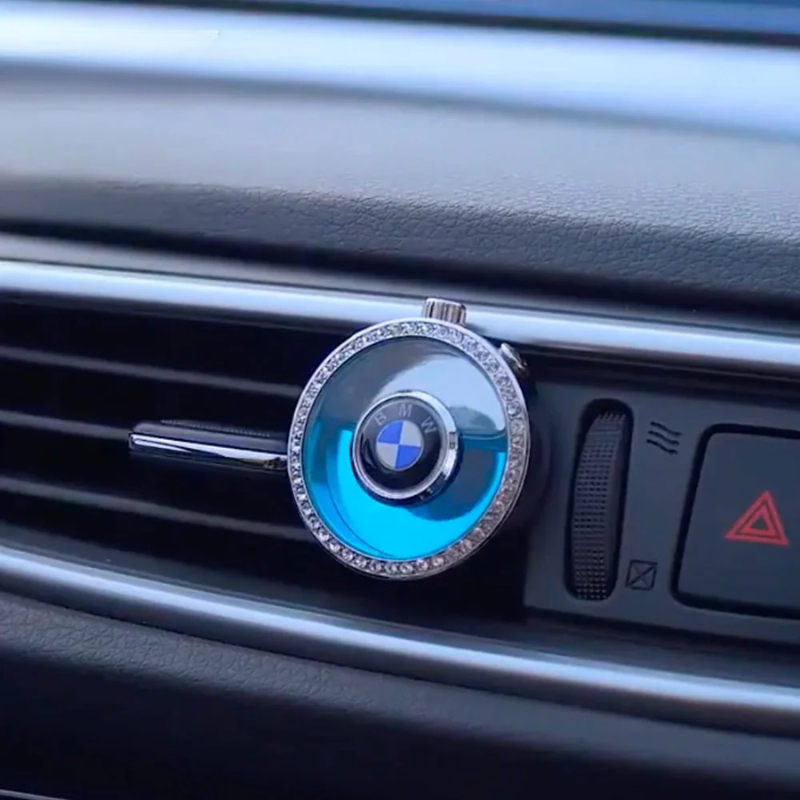 Luksus-diffusor til bilen med genopfyldningsmulighed (+1 gratis genopfyldning)